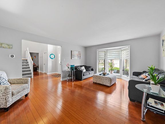5th image of 10804 Lockwood Ave