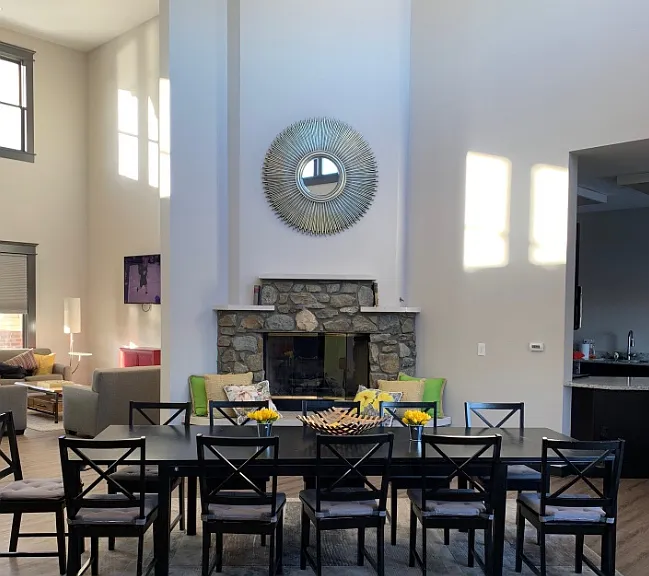 2026 Oxford Ln — Photo 10