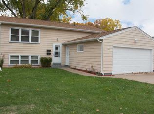 4758 20th Ave, Moline, IL 61265