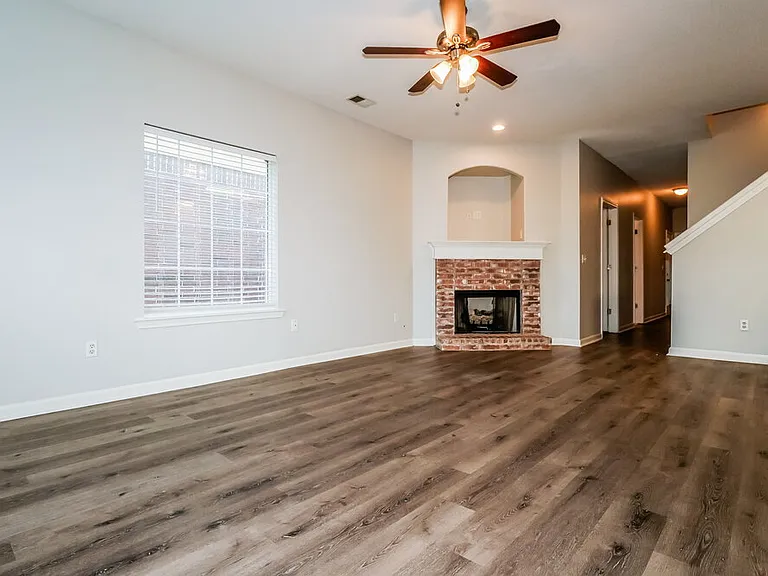 10182 Sorrento Pl — Photo 5