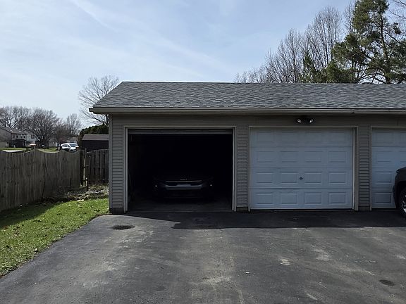 3rd image of 5635 London Dr APT A