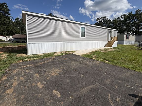 2nd image of 83 Oakwood Dr