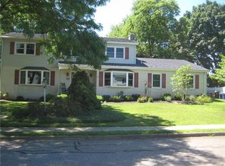 840 Frank Dr, Emmaus, PA