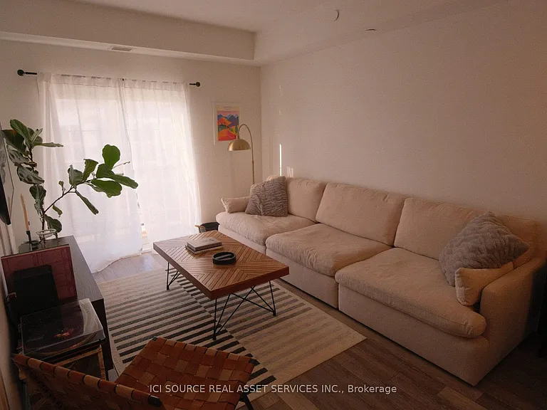 50 Lakebreeze Dr #421 — Photo 6