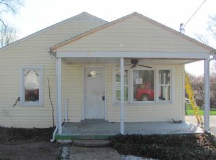 811 N Hayes Ave, Salem, IN 47167