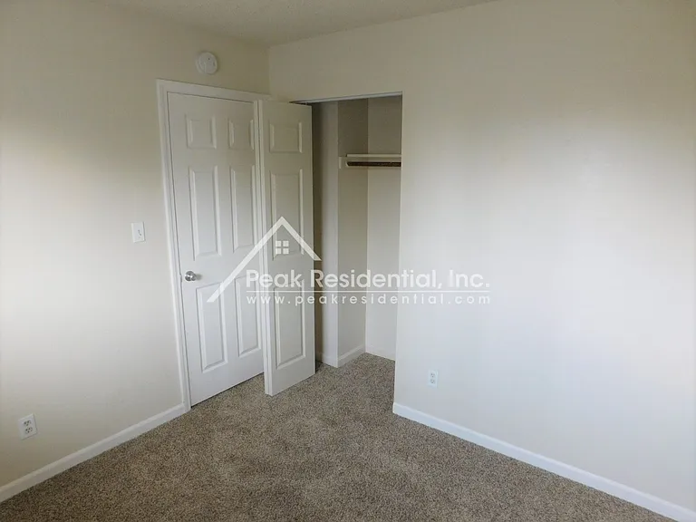 10260 Mills Station Rd — Photo 11