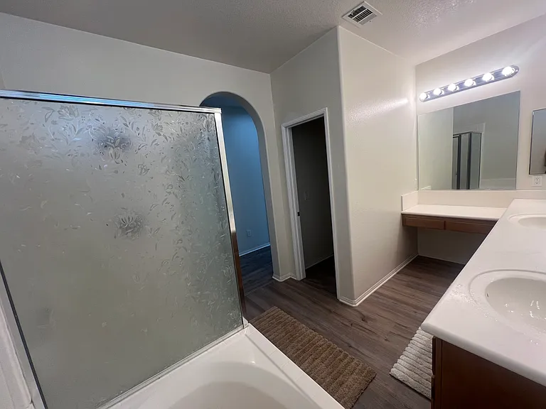 27922 Crescent Ct — Photo 21