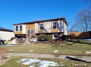 322 Huntington Way, Bolingbrook, IL 60440