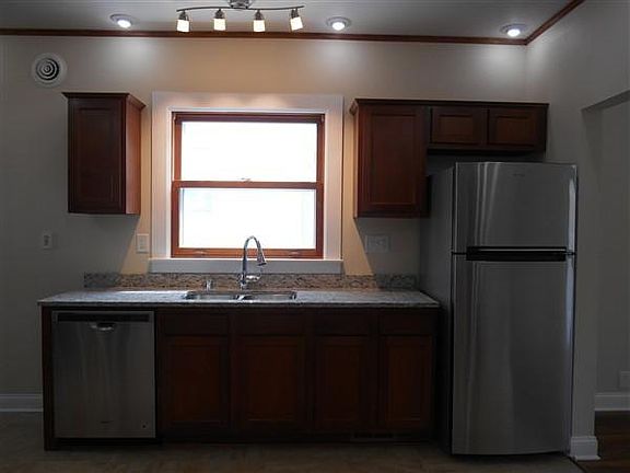 5th image of 1624 E Saint Francis Ave