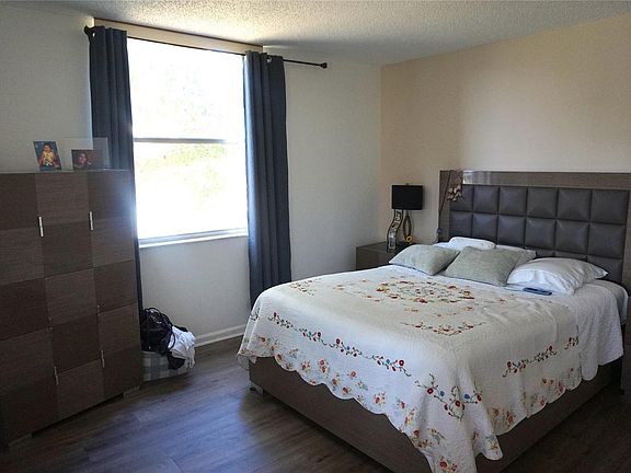 4th image of 357 N Rock Island Road #308