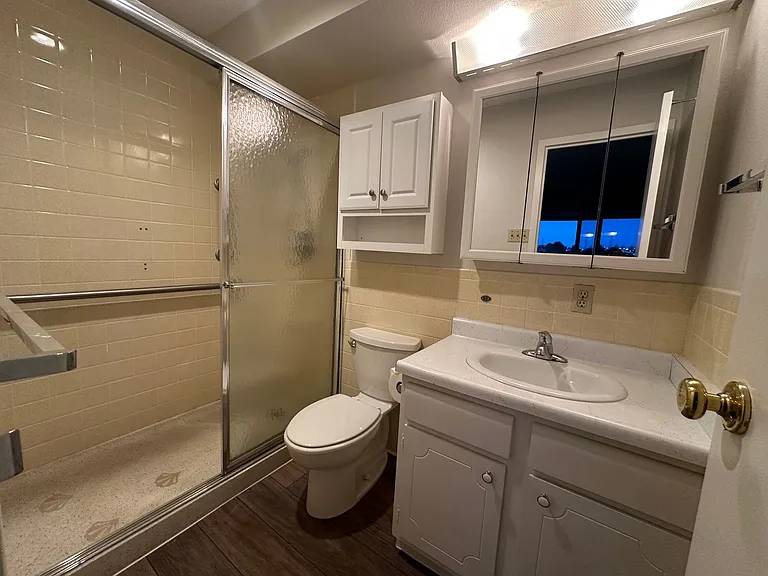 411 Lakewood Cir #C407 — Photo 8