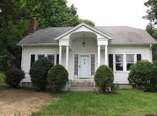 215 Whiteview Rd, Wynantskill, NY 12198