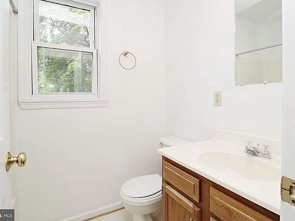 5th image of 509 7 1/2 St SW