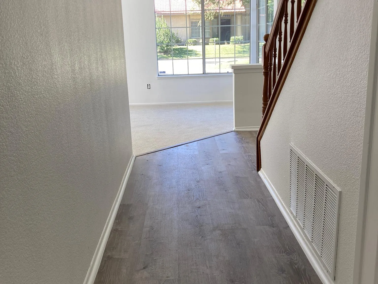 26021 Hinckley St — Photo 4