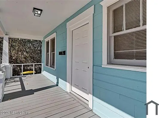 1519 W 6th St — Photo 5