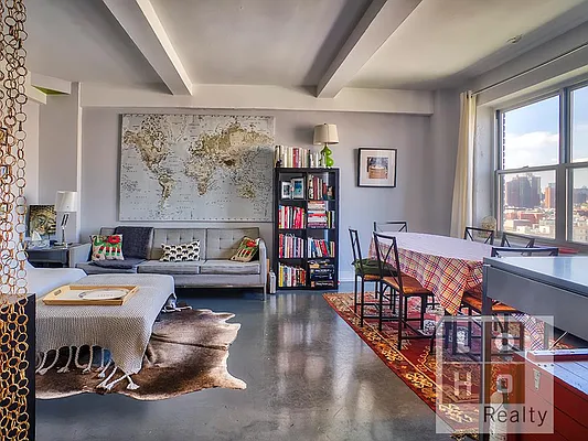 Sold by LoHo Realty | media 2