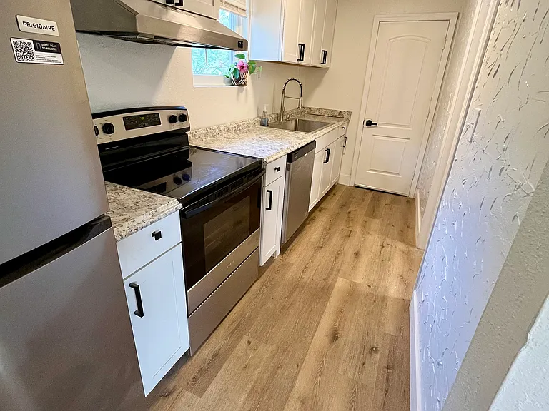 2438 9th Ave S — Photo 8