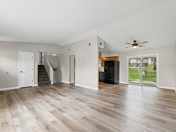 5th image of 109 Wagonwheel Dr