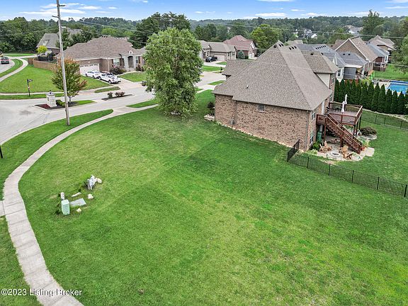 5th image of 111 River Falls Dr