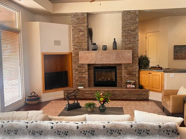 2255 N Tuweap Dr Unit 59, Saint George, UT 84770