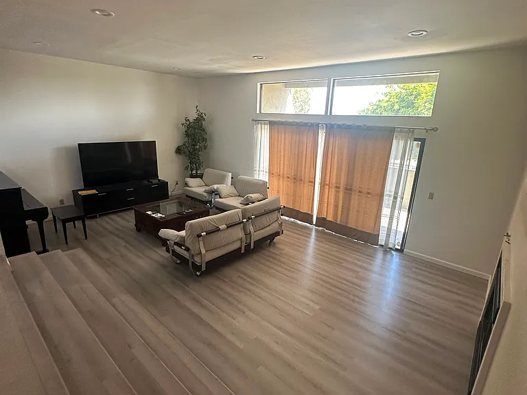 1208 Tina Ln — Photo 7