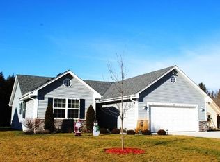 7477 S North Cape Rd, Franklin, WI 53132