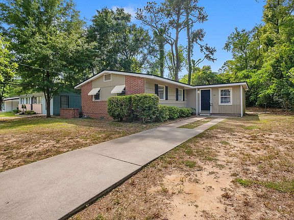2nd image of 322 Meadowbrook Ln