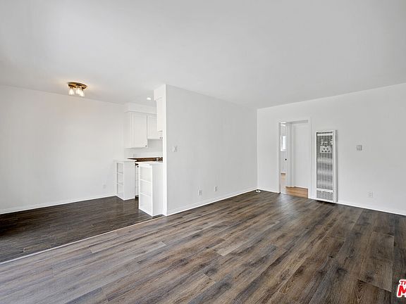 3rd image of 12726 Caswell Ave APT 6