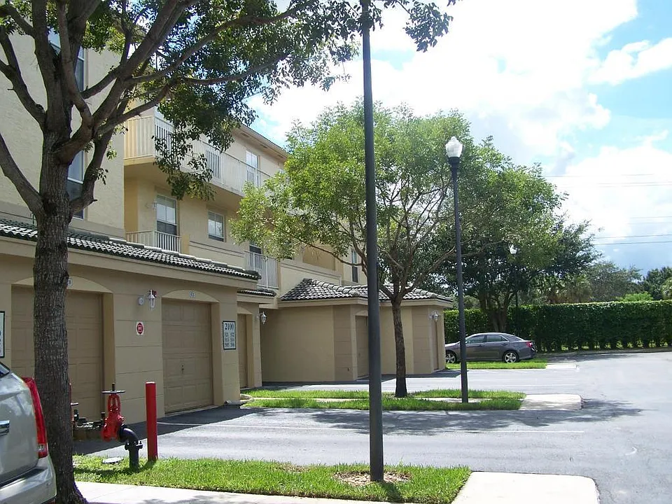 2100 Greenview Shores Blvd #519
