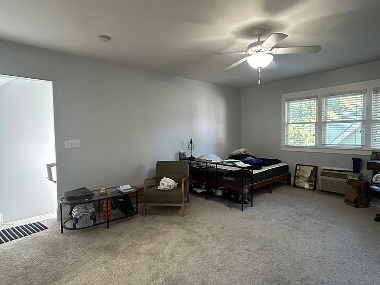 839 Onslow St — Photo 5