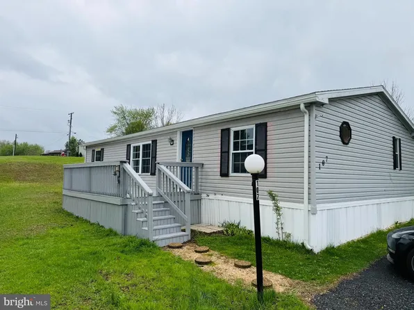 107 White Pine Ave, Hamburg, PA 19526