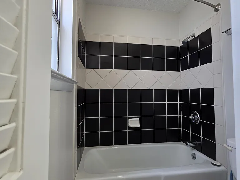 1448 Tina Dr #1 — Photo 28