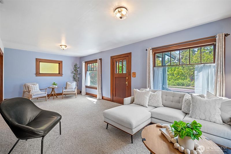 5th image of 1140 Grant Street