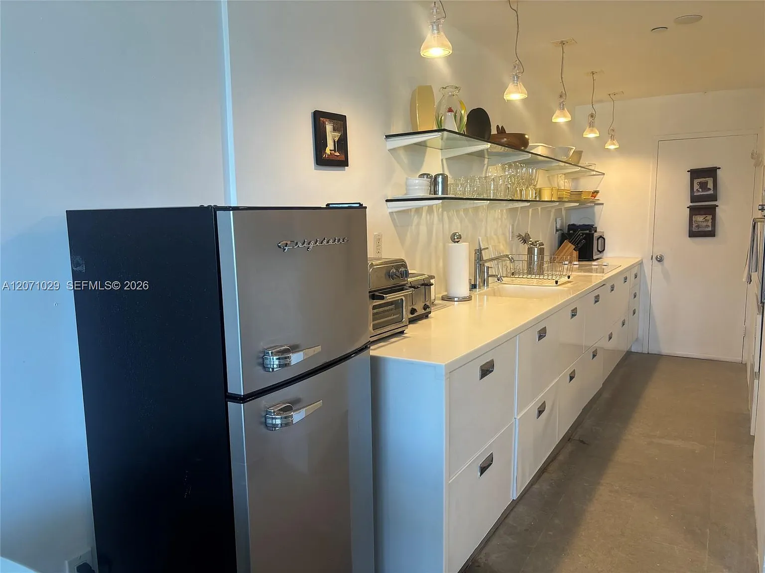 The Decoplage Condo — Photo 3