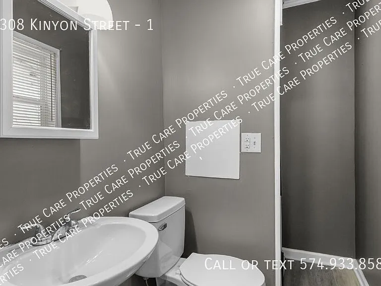 1308 Kinyon St #1 — Photo 9