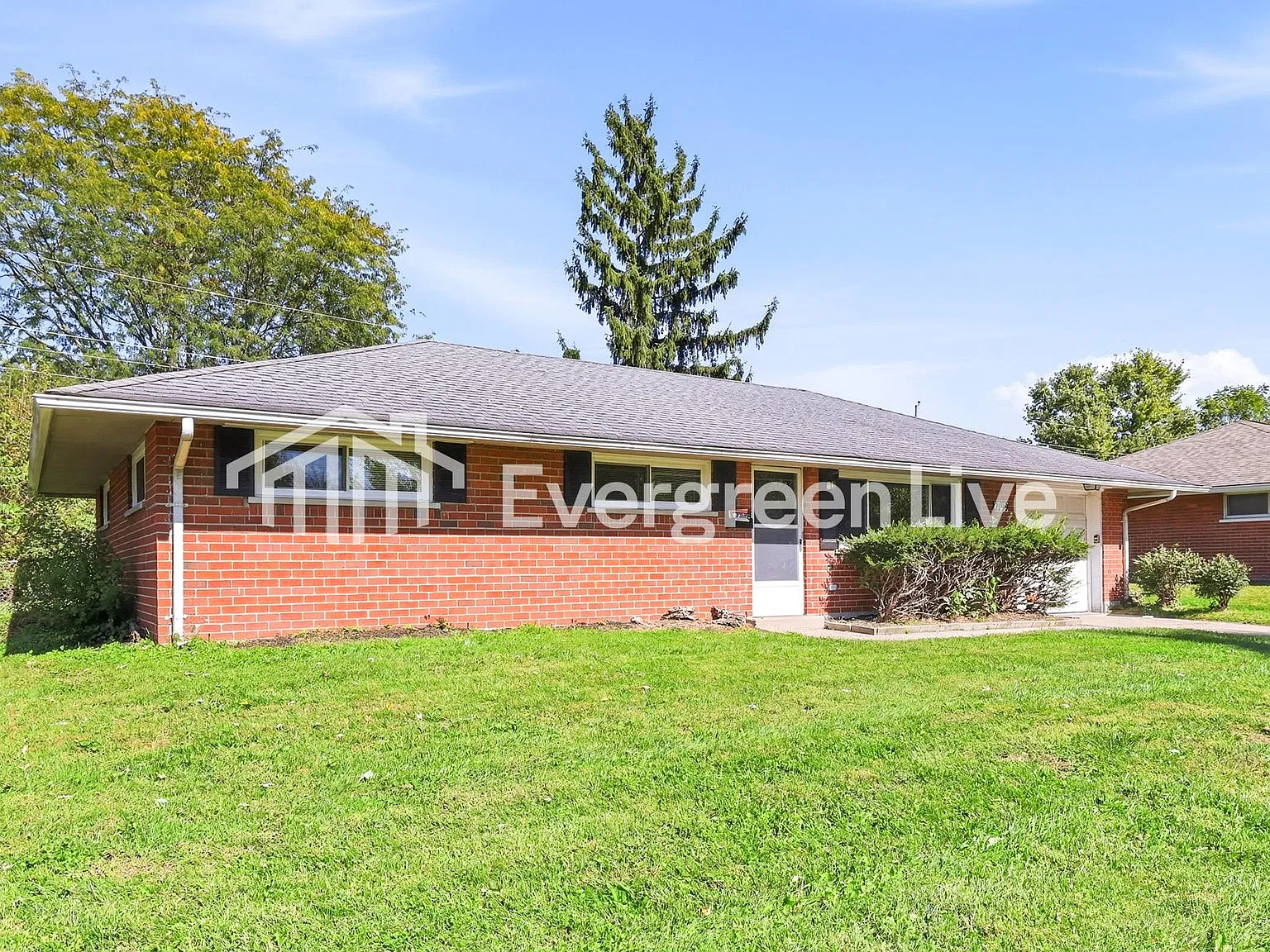 3 bed, 1.0 bath, 1080 sqft, $1,395 — Photo 2