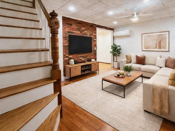 16 W 51st St, Bayonne, NJ 07002