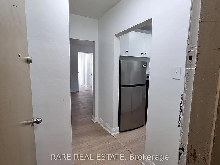 431 Martha St W #7 — Photo 13