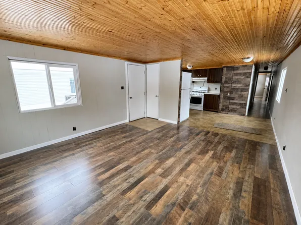 930 N 23rd St, 930 N 23rd St Trailer 15, Billings, MT 59101