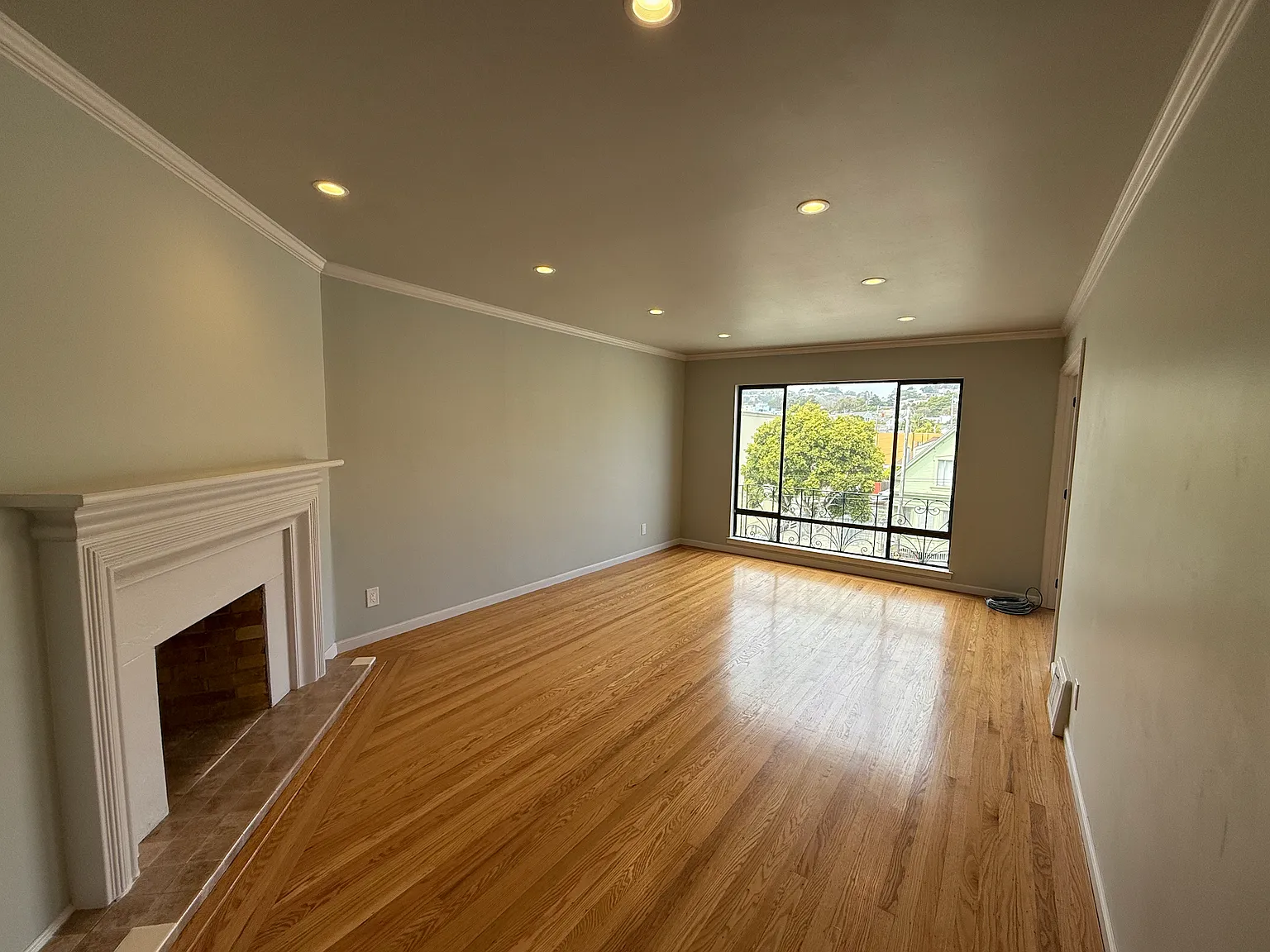 2 bed, 1170 sqft, $4,880 — Photo 1