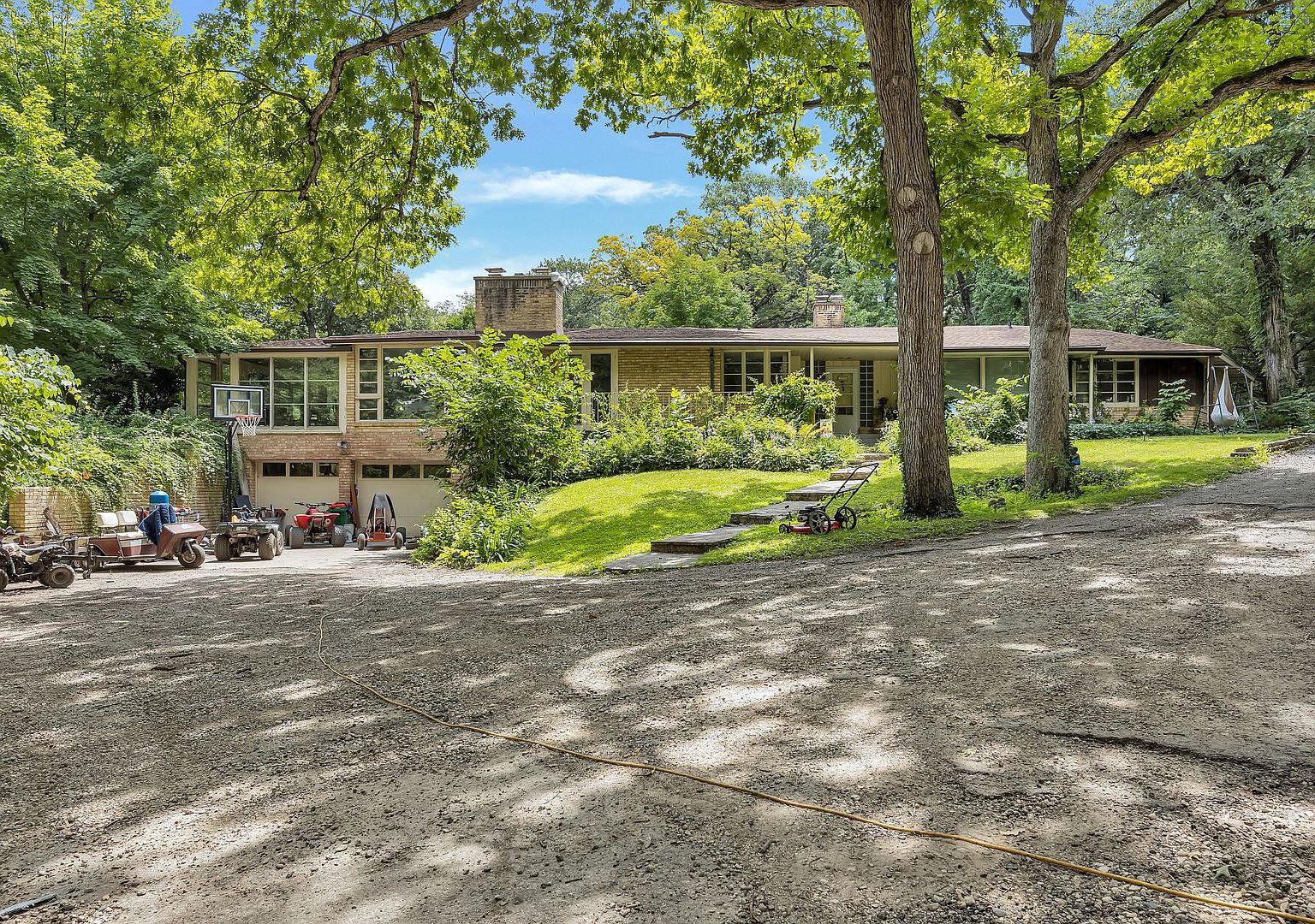 1316A S Fleming Rd, Woodstock, IL 60098 Zillow