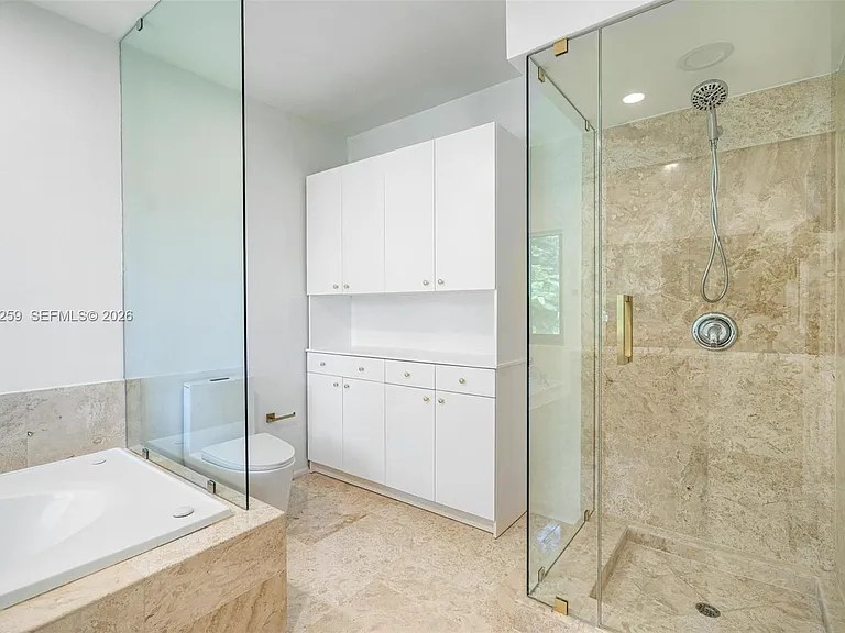 7810 Beachview Dr — Photo 20