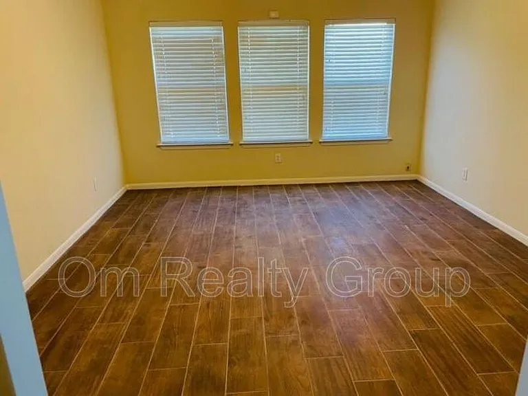 9506 Carsonmont Ln — Photo 12