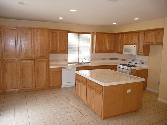 3rd image of 7733 Charmain Ct