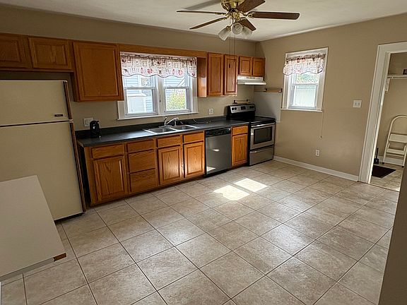 5th image of 809 Nichols Rd