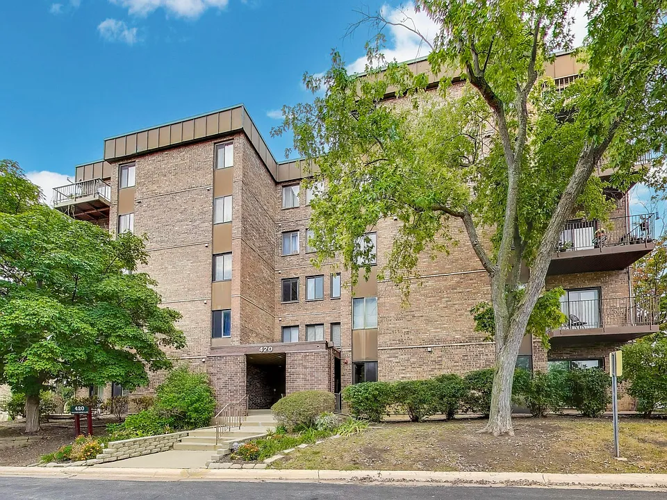 420 Walnut Creek Ln #3104