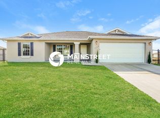 1422 NW 1st St, Cape Coral, FL 33993