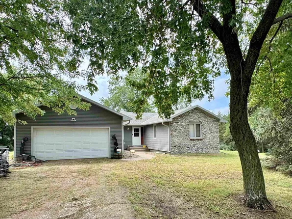 6080 E Lochland Rd, Trumbull, NE 68980
