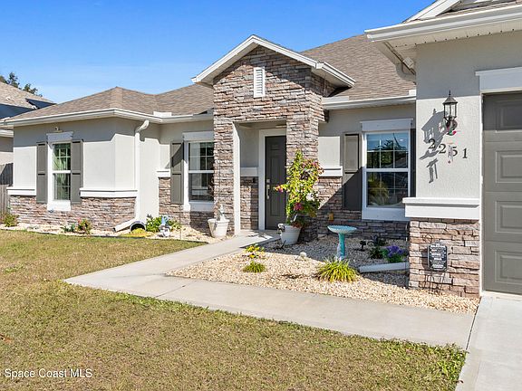 4th image of 2251 Angel Rd