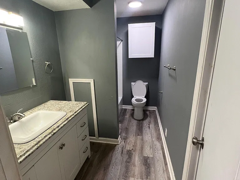 527 E Caney St #M — Photo 10